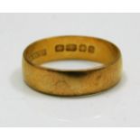 A 22ct gold band size R/S 4.5g