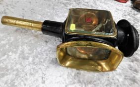 A Victorian carriage lamp 18in high a/f