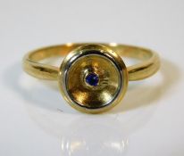 A retro style 14ct gold ring set with sapphire 2.3