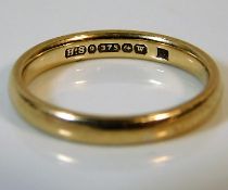 A 9ct gold band size N 2.6g