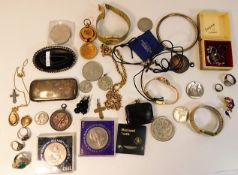 A quantity of costume jewellery including a small