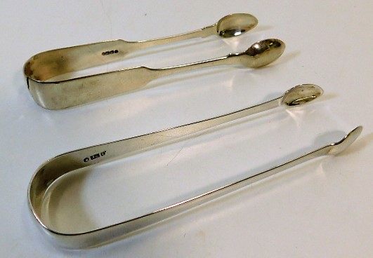 Two silver tongs 77.4g