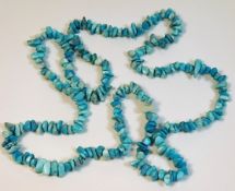 A polished turquoise chip necklace 84.2g 34in long