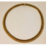 A 9ct gold necklace (6in diameter) 30.7g, approx. 16in long, clasp not releasing