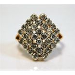 A 14ct gold ring set with approx. 1.9ct diamonds 5
