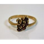 A 9ct gold ring set with garnet a/f 2.3g size