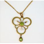 A 1920's 9ct 15in necklace & chain set with perido