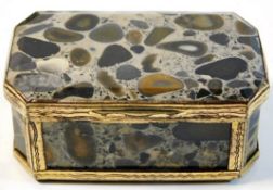 An antique yellow metal mounted agate snuff box 2.