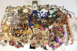 A large quantity of mixed costume jewellery items