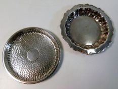 Two small silver trinket dishes 106.5g