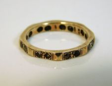 A 9ct gold ring set with white stones 2.3g size M/
