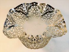 A 1964 footed fretwork silver bowl approx. 350g Makers Mark - A Taite & Sons Ltd