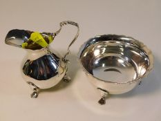 A matching Victorian silver creamer & sugar bowl b