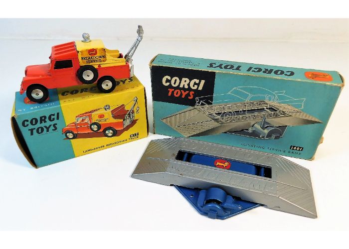 A boxed Corgi diecast toy Landrover breakdown truc