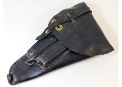 A WW2 leather holster for a Swedish Lahti service