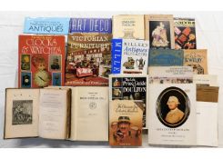 A quantity of 19 books relating to antiques & coll