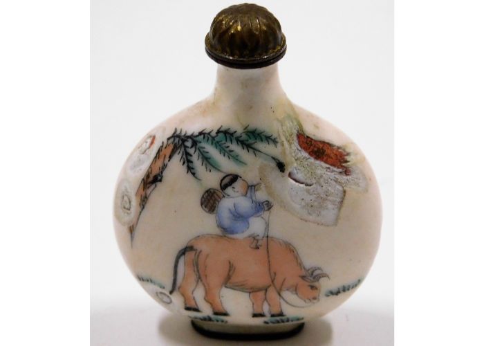 A 19thC. Chinese enamelled snuff bottle a/f