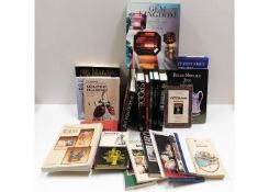 A quantity of 23 books relating to antiques & coll