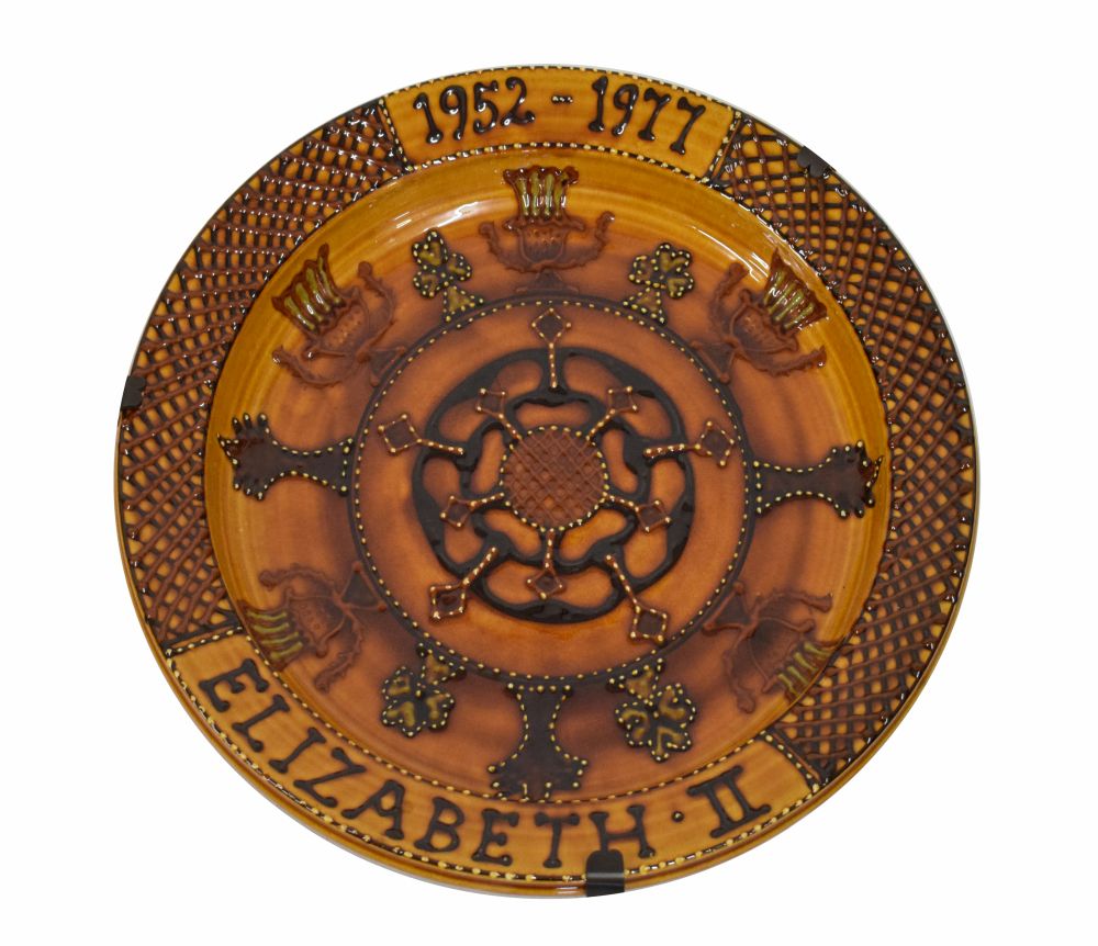 John Pollex slipware charger commemorating the Silver Jubilee of Queen Elizabeth II, impressed marks