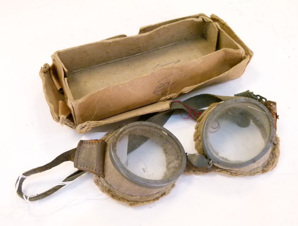 Pair of World War I vintage aviation goggles in a cardboard box, with inscription 'Bridport No: