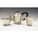 George VI silver three piece tea service, Sheffield 1939, sponsor EV (Viners), 20.7toz gross approx