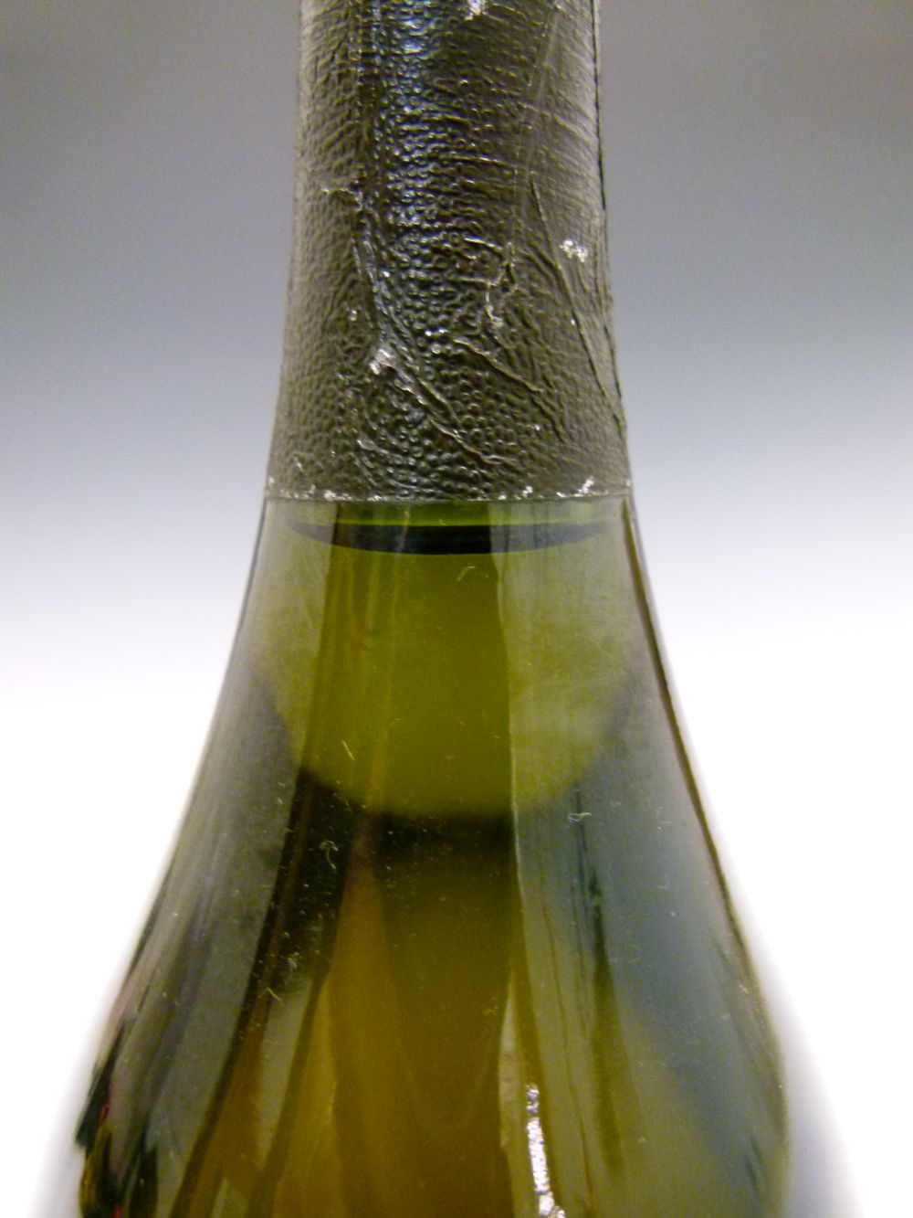 Bottle Dom Perignon Brut Champagne 1996 vintage (1) Condition: Level and seal is good, minor wear to - Image 7 of 7