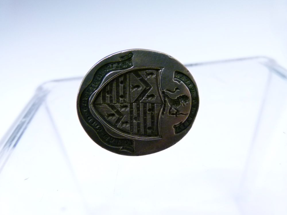 Hester Bateman - George III silver fob seal, the oval matrix with armorial shield and banner 'Vive - Bild 4 aus 5