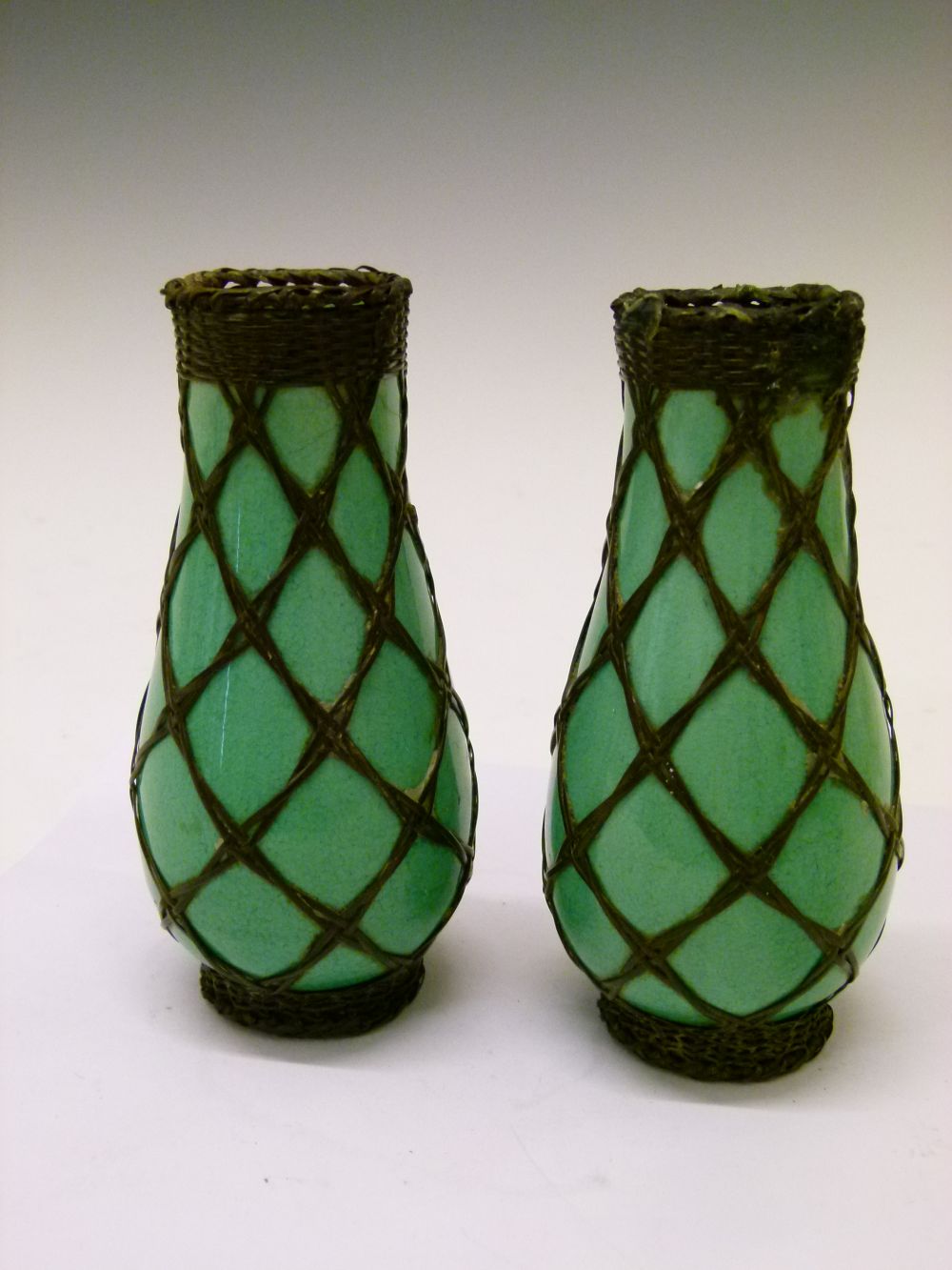 Unusual pair of early 20th Century Japanese celadon porcelain vases, late Meiji/Taisho, each of - Image 3 of 7