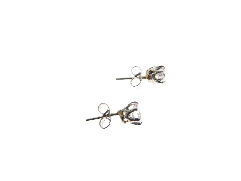 Pair of diamond single stone earstuds, the brilliant cuts totalling approximately 0.9 carats, 1.6g - Image 3 of 3