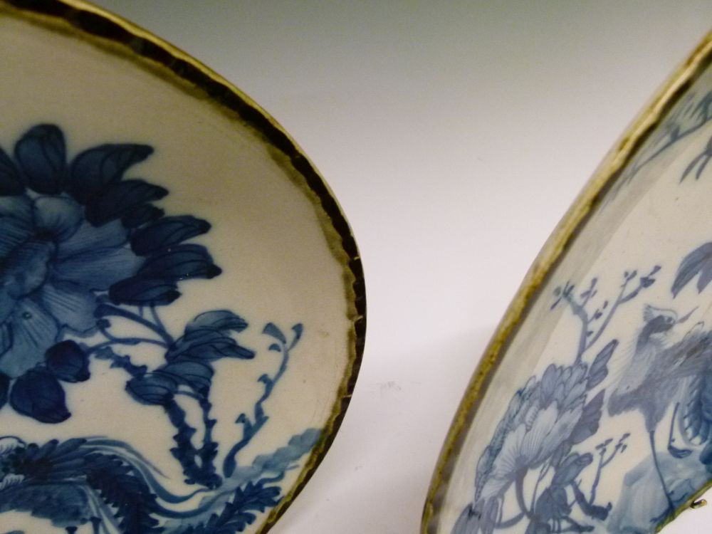 Pair of early 20th Century Oriental pottery plates, probably Japanese, each decorated in - Image 6 of 9