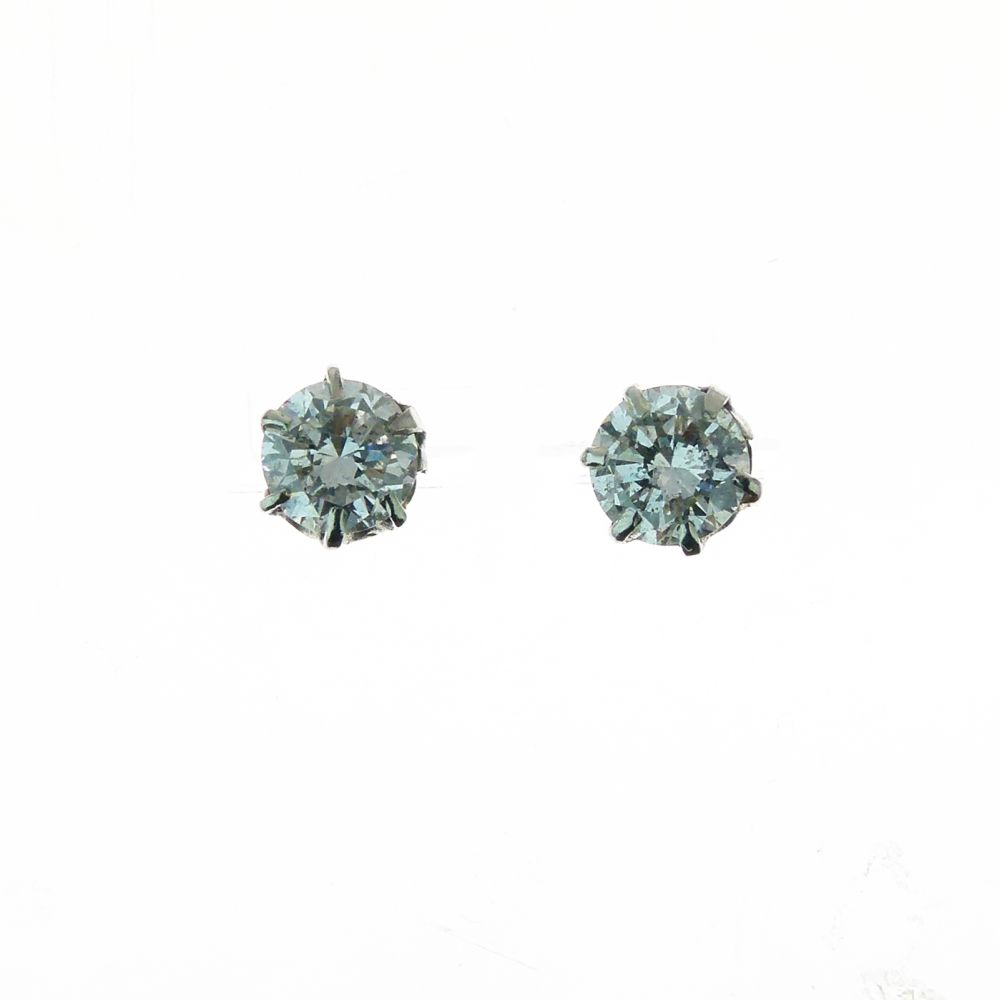 Pair of diamond single stone earstuds, the brilliant cuts totalling approximately 0.9 carats, 1.6g