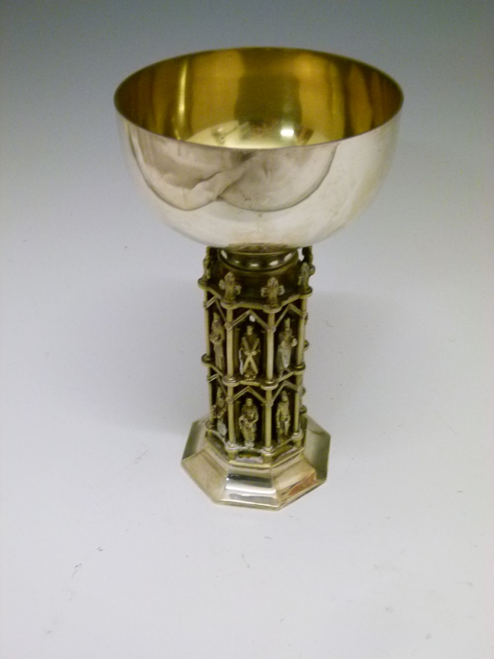 Local Interest - Limited edition 'Wells Cathedral' silver goblet, 224/800, London 1982, 17cm high, - Bild 2 aus 9