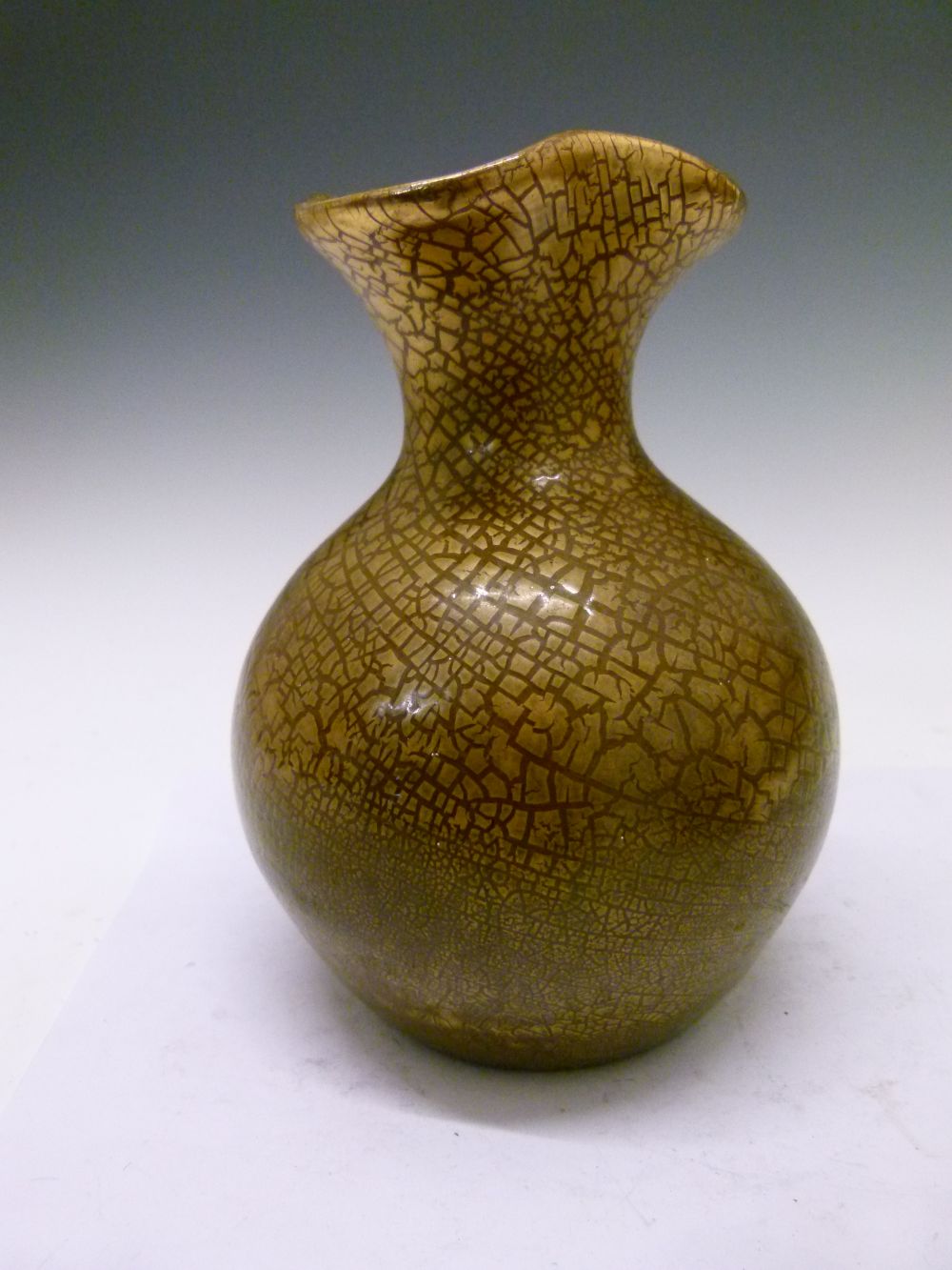 Elton Ware gold/copper crackle baluster vase having a ruffled rim, underside with painted mark, 18cm - Image 4 of 7