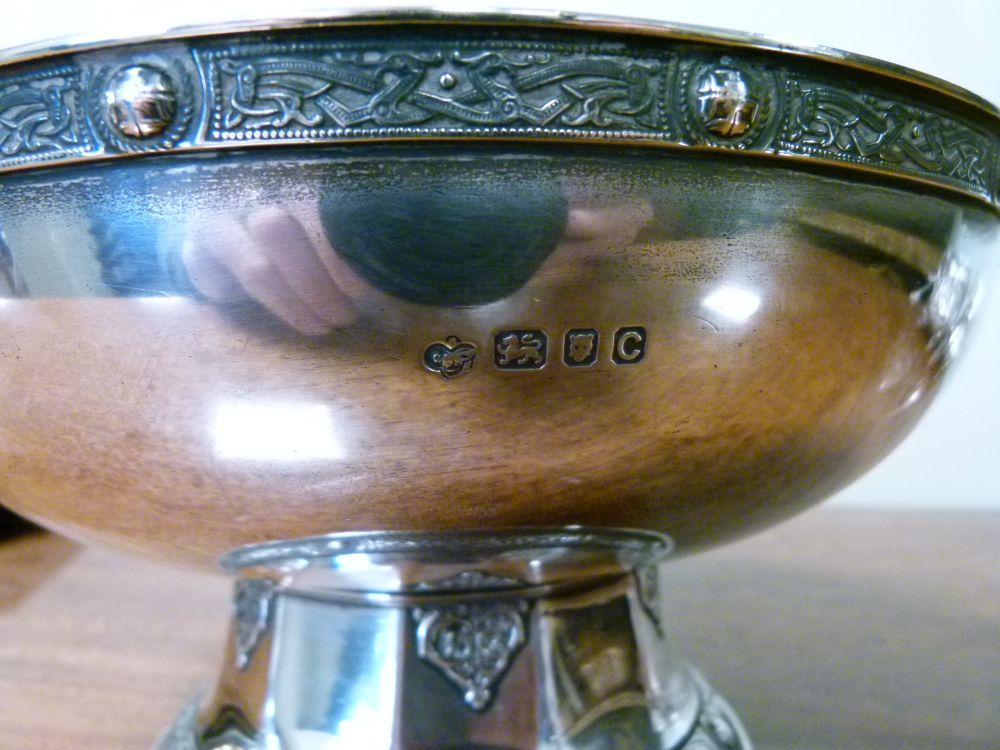 George VI silver footed bowl, with decorative rim border on a faceted spreading foot with scroll - Bild 5 aus 7