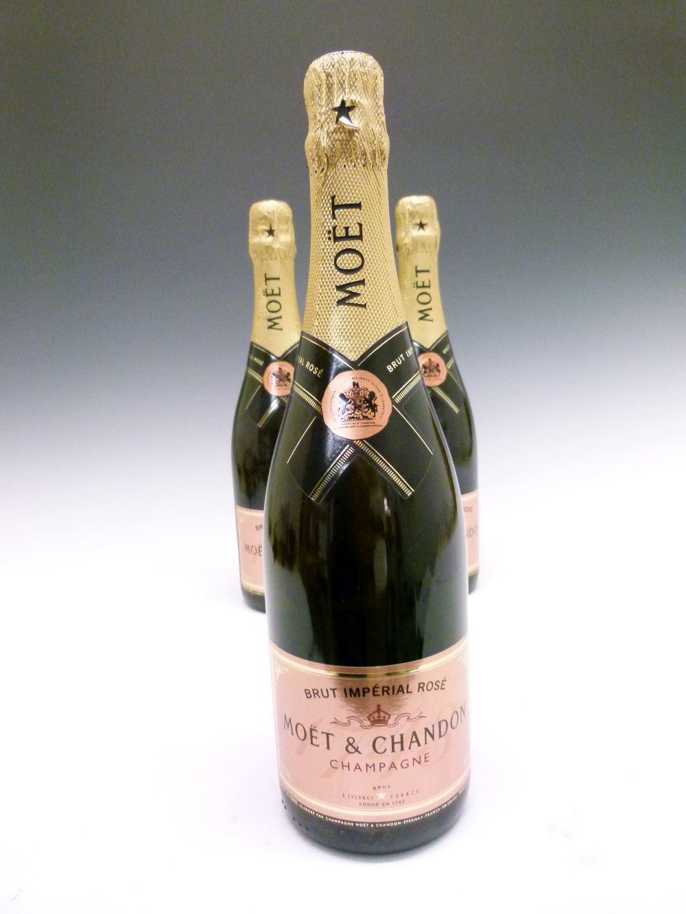 Three bottles Moet & Chandon Brut Imperial Rosé Champagne (3) Condition: Levels and seal are good. - Image 2 of 4