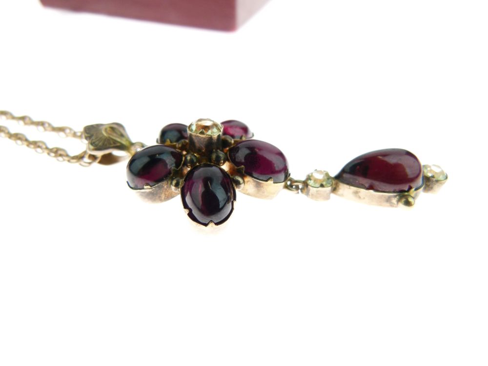 Victorian garnet and chrysolite drop pendant, 5.5cm long including the bale, on a later chain, in - Image 2 of 4