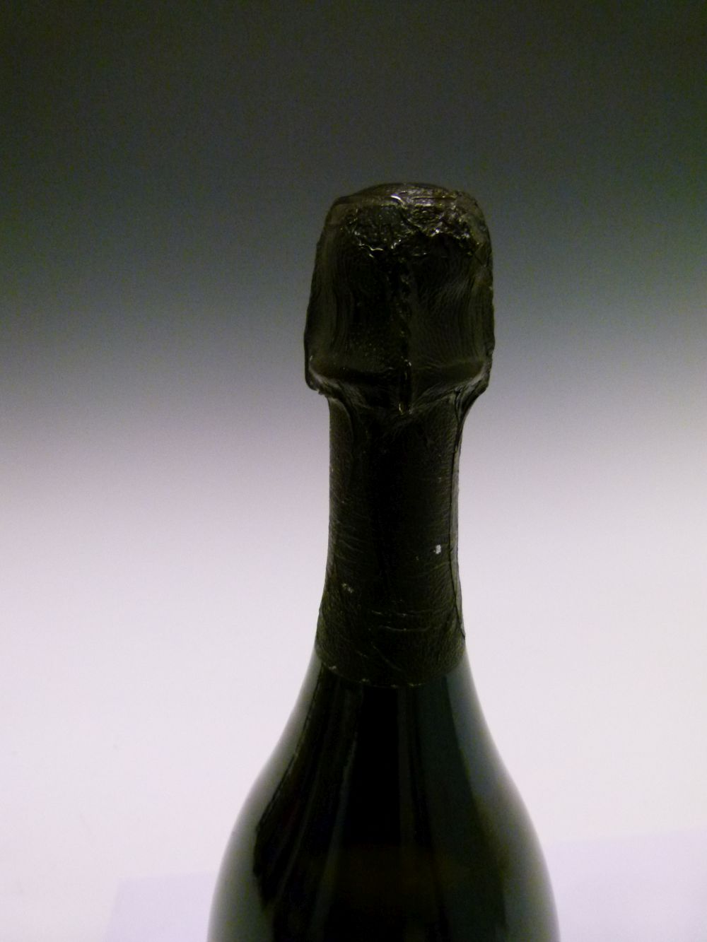 Bottle Dom Perignon Brut Champagne 1996 vintage (1) Condition: Level and seal is good, minor wear to - Image 6 of 7