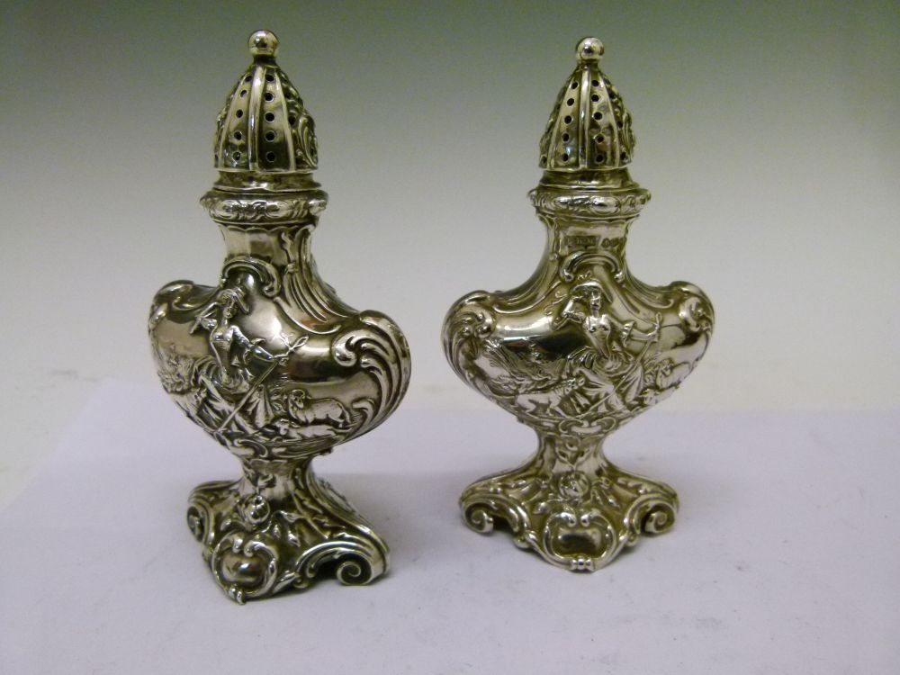 Pair of Continental white metal pepperettes, each of rococo urn form having repousse decoration of a - Bild 4 aus 8