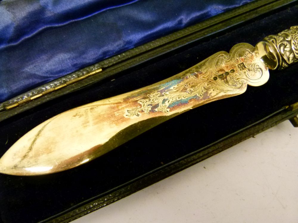 Cased early Victorian porcelain-handled silver-gilt paperknife or letter opener, with 11cm blade - Bild 4 aus 8