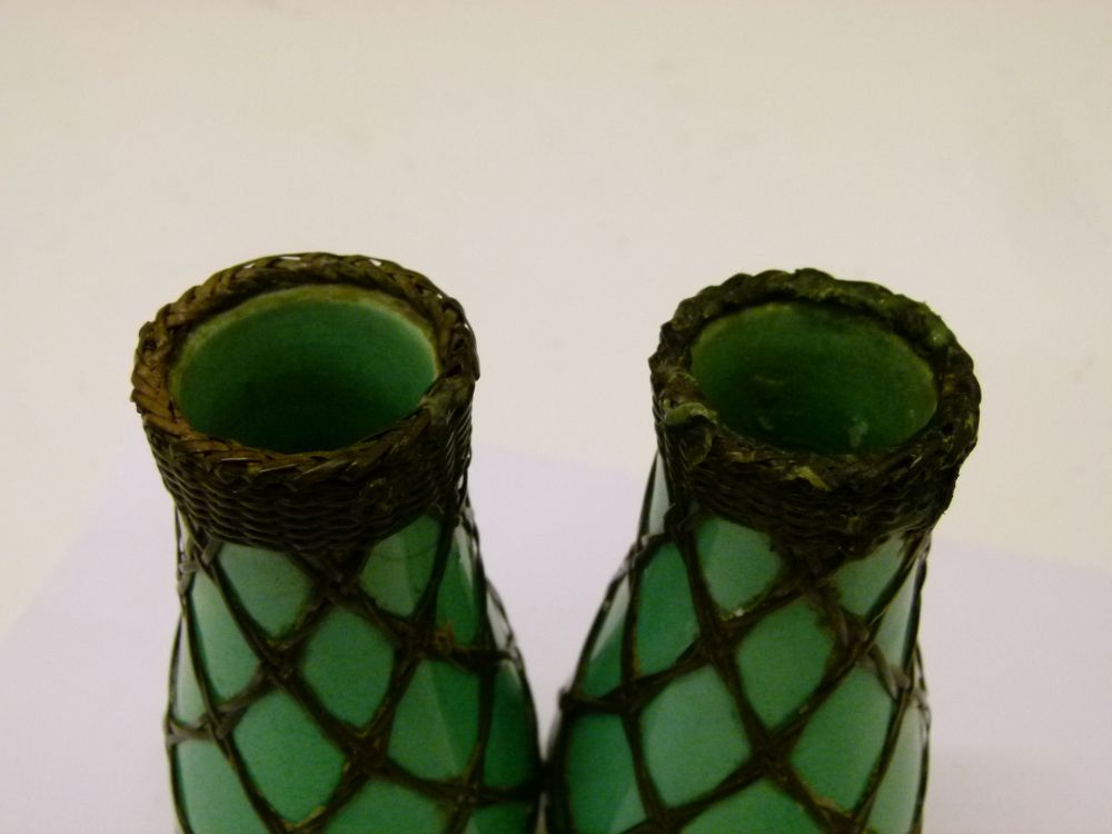Unusual pair of early 20th Century Japanese celadon porcelain vases, late Meiji/Taisho, each of - Image 4 of 7