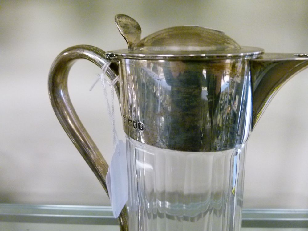 Late Victorian silver-mounted cut glass claret jug, of tapering oval section with hinged domed - Bild 5 aus 7