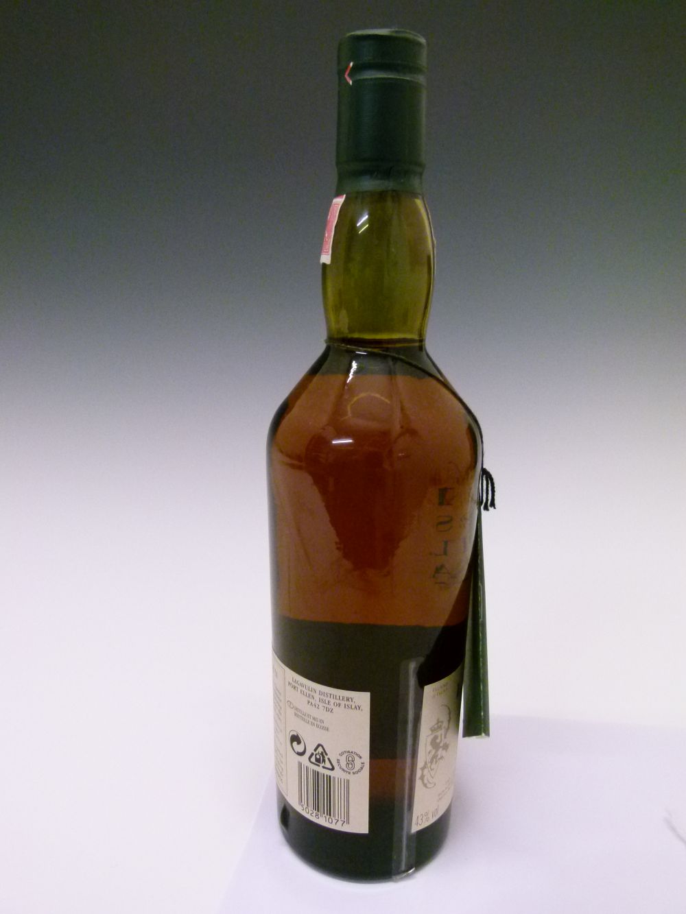 Lagavulin 16 Years Aged Single Islay Malt Whisky, one bottle Condition: Seal is good, level is good, - Image 6 of 8