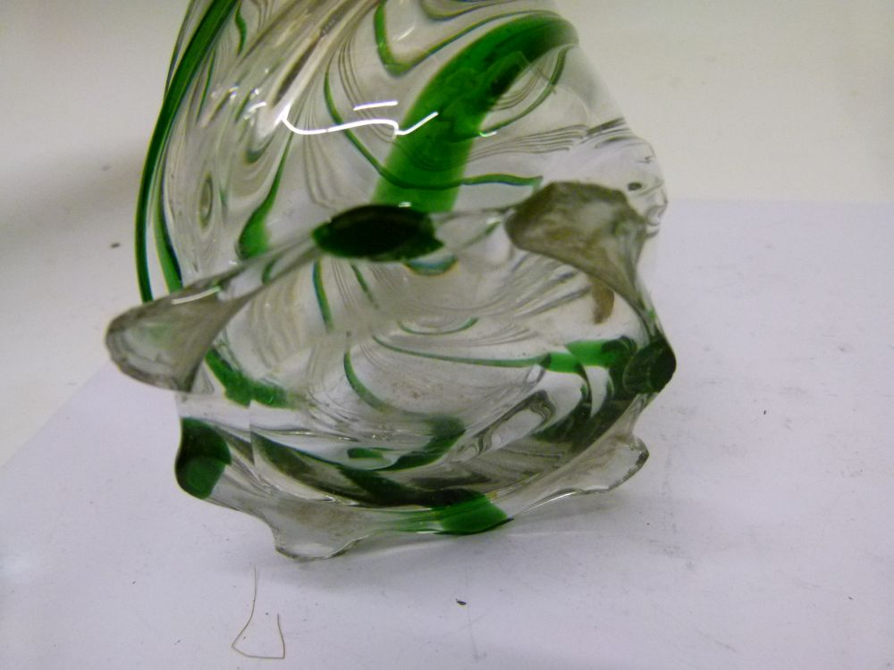 Late Victorian silver-mounted clear and green glass decanter bottle, with spirally-moulded tear drop - Bild 9 aus 10