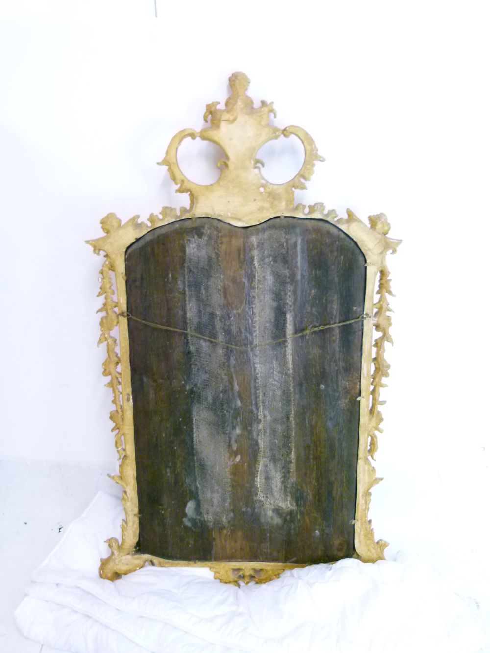 20th Century Chippendale Revival giltwood and gesso wall mirror, the plain plate within foliate - Bild 11 aus 11