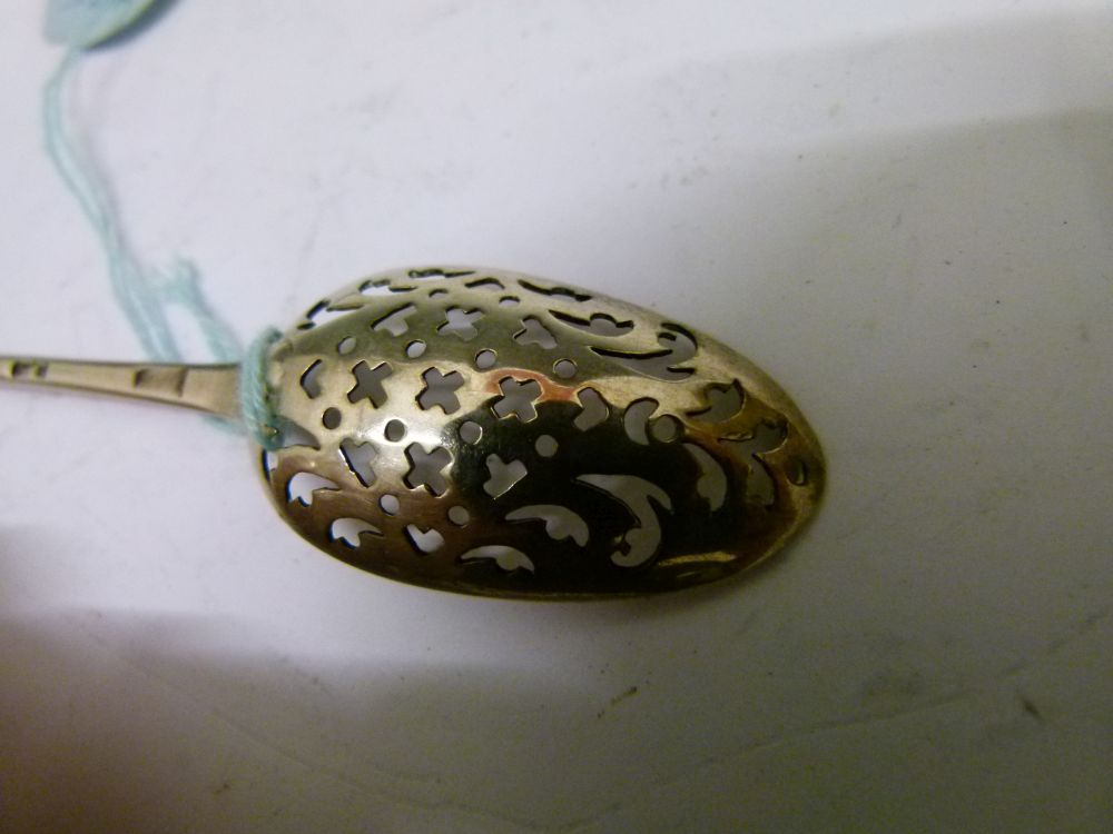 Mid 18th Century silver mote spoon, sterling and sponsors marks only, for John Lampfert, 13.8cm - Bild 4 aus 8