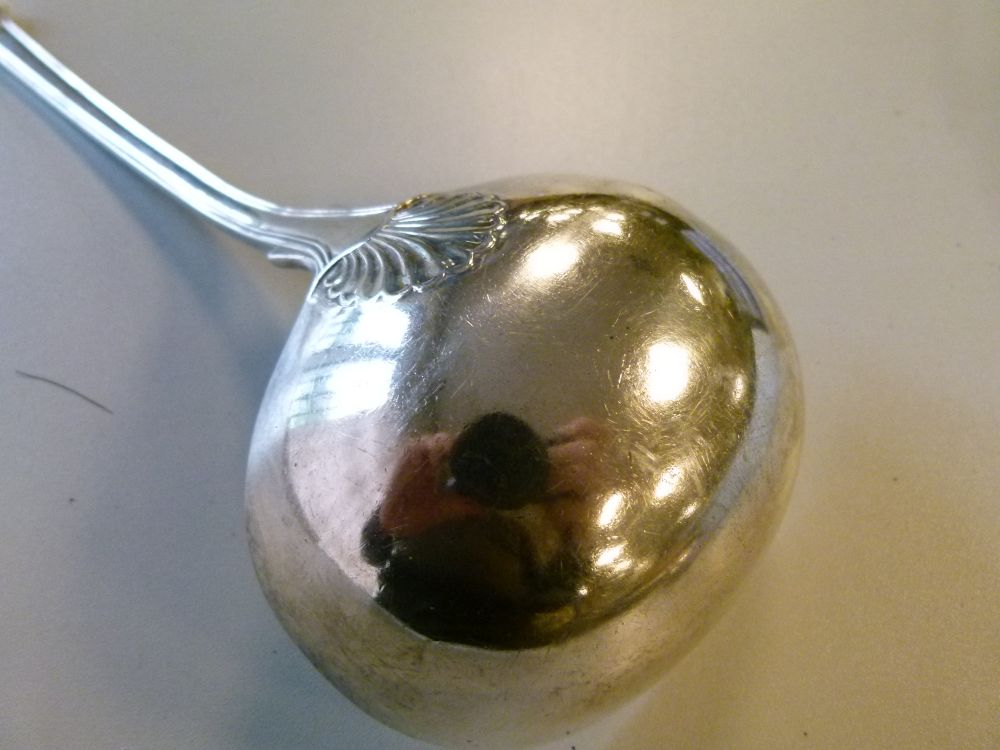 Late George III silver Kings pattern punch ladle, London 1820, sponsor Solomon Royes, 34cm long, - Bild 3 aus 7