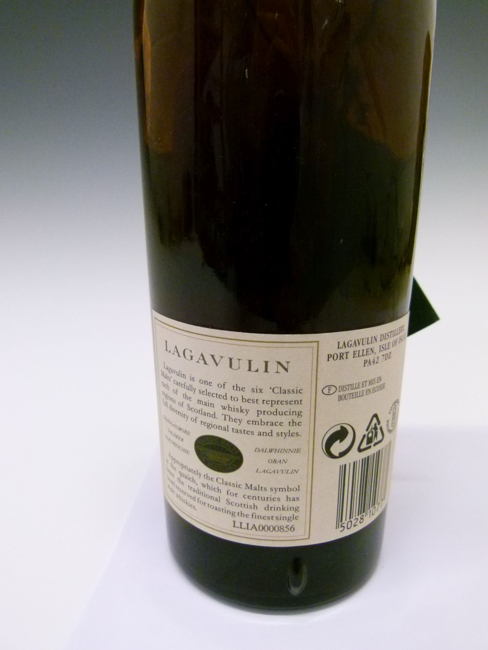 Lagavulin 16 Years Aged Single Islay Malt Whisky, one bottle Condition: Seal is good, level is good, - Image 7 of 8