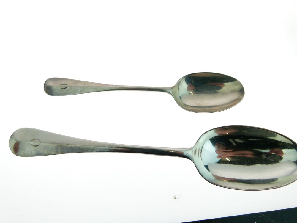 Part service of late Victorian Hanoverian pattern flatware, to include; rat-tailed punch ladle, - Bild 8 aus 8