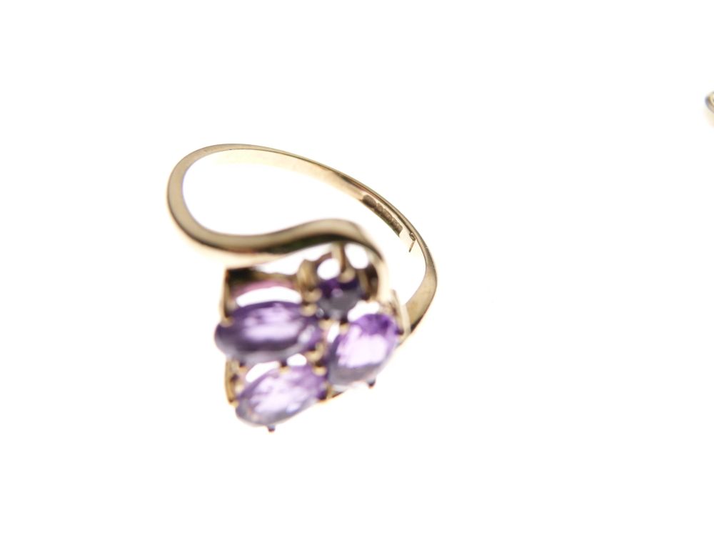 Two 9ct gold dress rings set purple stone, together with a similar white metal dress ring stamped - Image 7 of 9