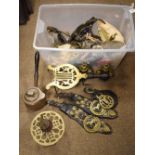 Assorted metalware to include; brass trivets, horsebrasses, copper brandy-warming pan with cover,